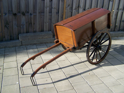 878231 Afbeelding van een bakkershondenkar, uit de objectencollectie van het Nederlands Volksbuurtmuseum (Waterstraat ...